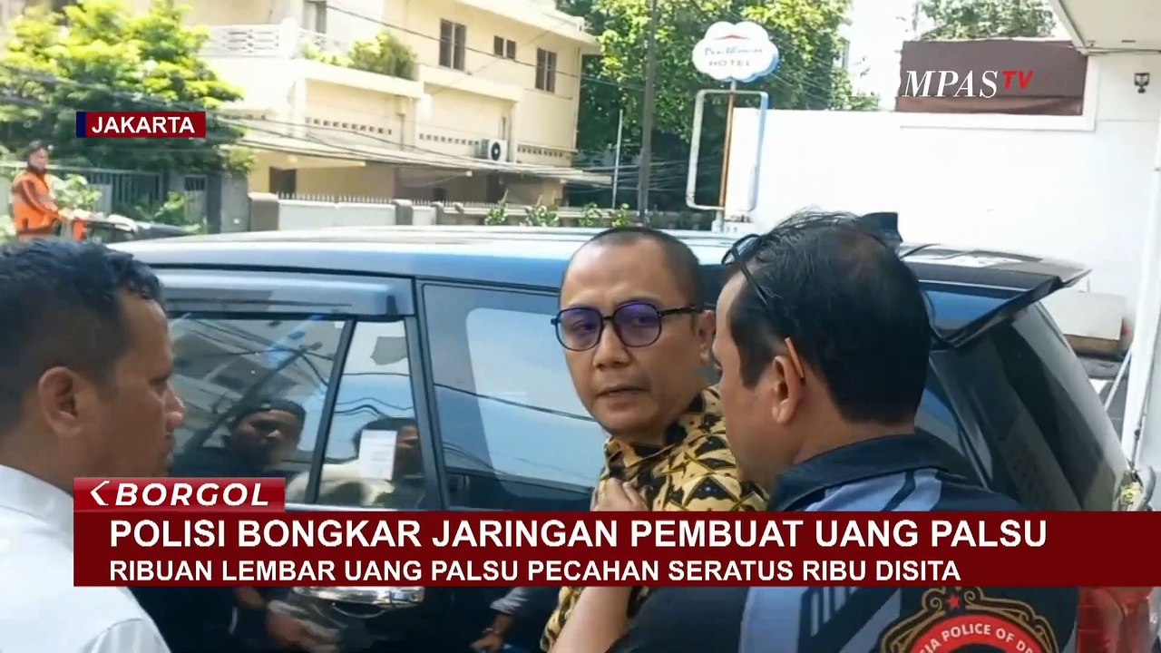 Detik-detik Polisi Gerebek Tempat Pembuatan Uang Palsu di Bogor, Produksi Bentuk Dolar Juga!