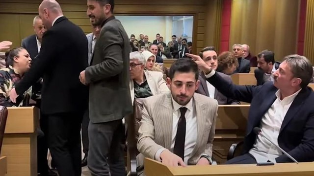 AKP'li Belediye Başkanı Bahadır'dan CHP'li kadın üyeye hakaret: Sahtekarsın, şerefsizsin!