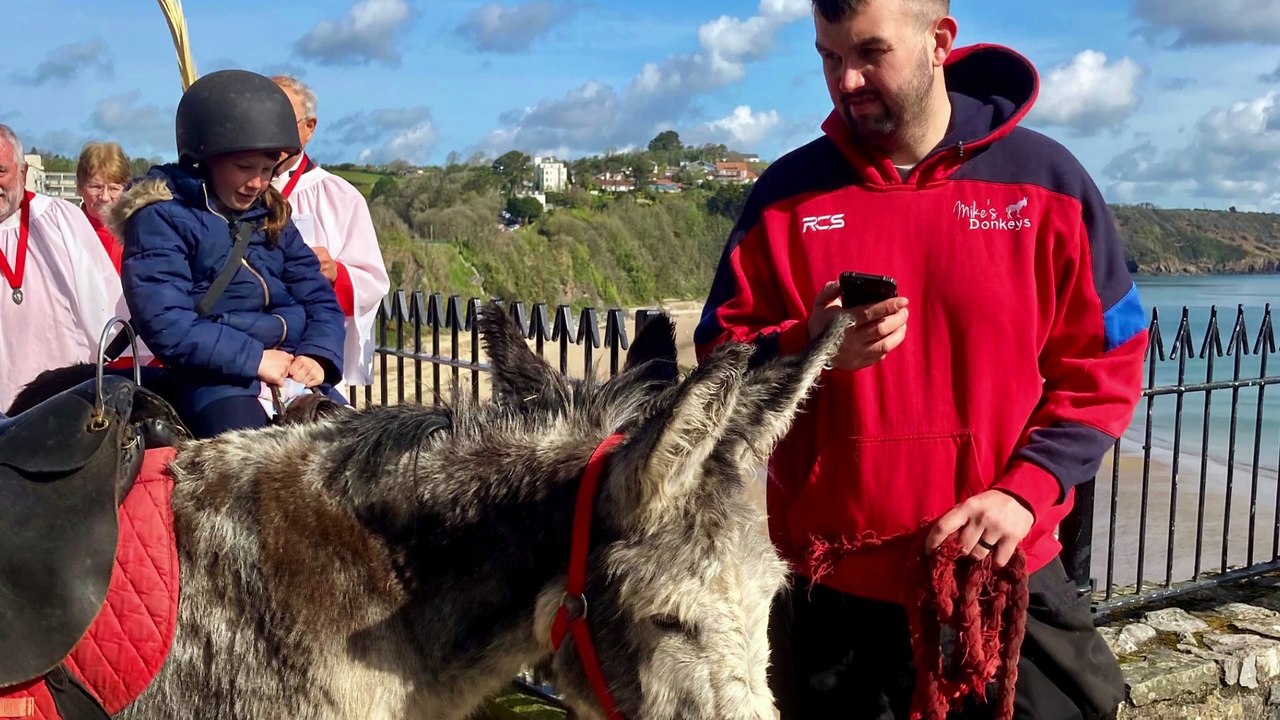 Tenby Palm Sunday Procession with donkeys - Roz Oak photos