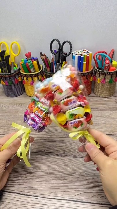 Birthday Party Favors via: @dodo_ideas8Quick and easy birthday party favor idea your guests will love! Perfect for adding a personal touch to your celebration.