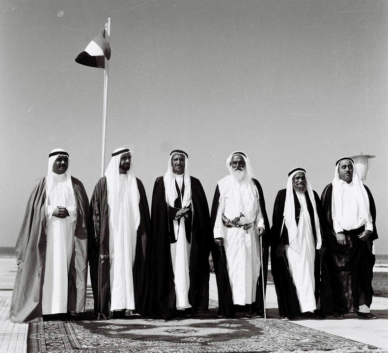 قصص عيد الاتحاد مع الجيل الذي عاش هذا اليوم بتفاصيله