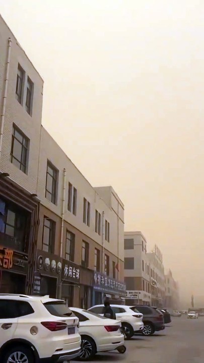 VIDEO: Fuertes vientos desatan el caos en China, las imágenes causaron temor