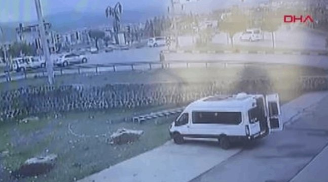 Tırla çarpışan otomobildeki 2 kişi hayatını kaybetti