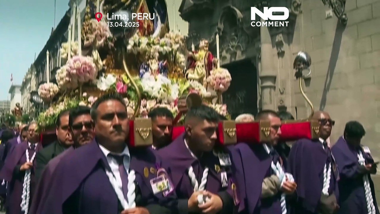 Centenas de católicos no Peru e na Guatemala assinalam o Domingo de Ramos