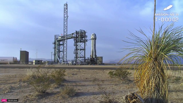 Découvrez les images impressionnantes de la chanteuse Katy Perry qui a décollé cet après-midi à bord d’une fusée de Blue Origin pour un bref voyage dans l’espace