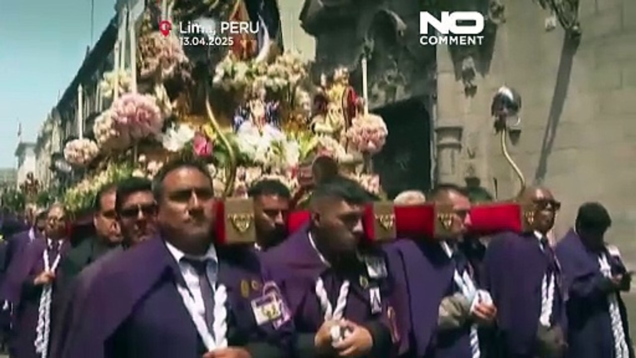 NO COMMENT: Cientos de católicos en Perú y Guatemala celebran el Domingo de Ramos