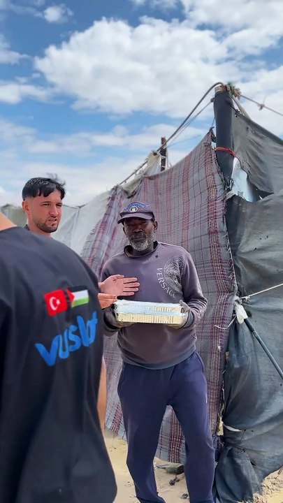 Gazze Sıcak Yemek Dağıtımı | Vuslat Derneği 2025