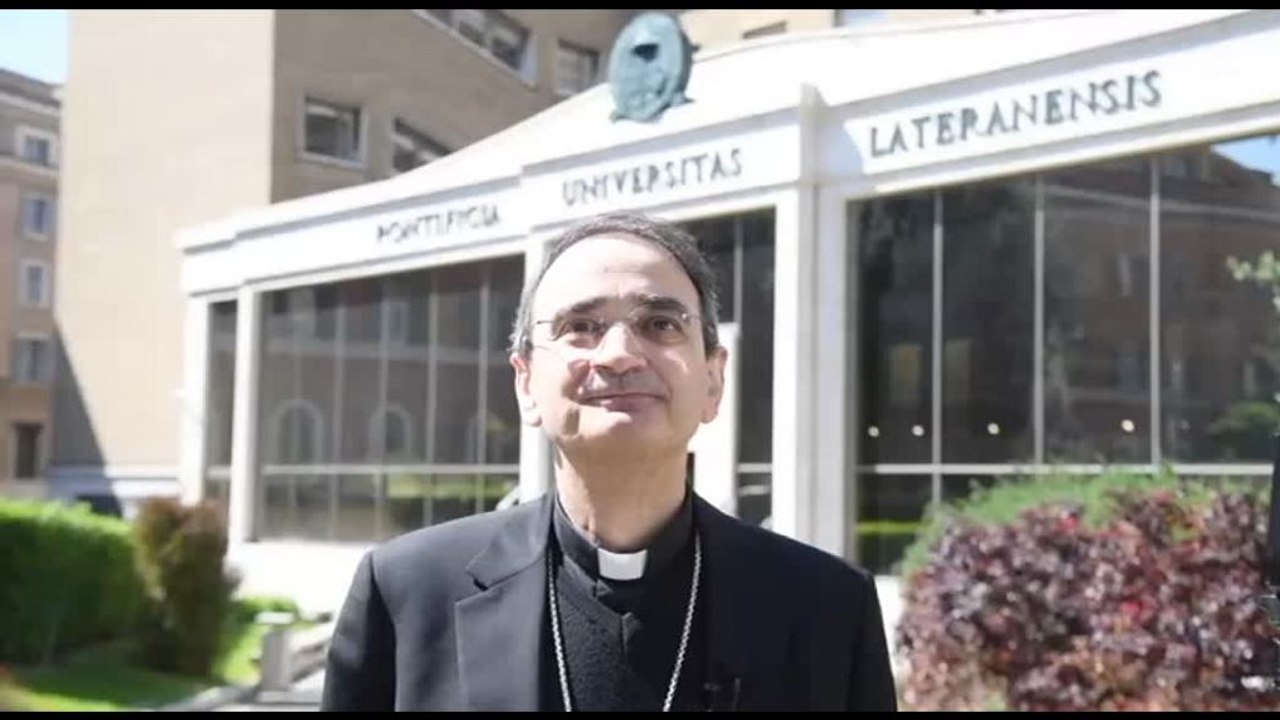 "La follia educativa": il messaggio di Mons. Alfonso V. Amarante