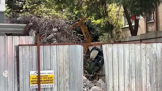 İstanbul'da kentsel dönüşüm şantiyesinde kepçe operatörü 5'inci kattan düştü