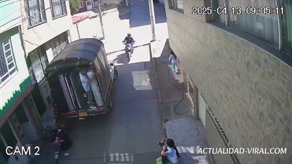 VIDEO: Motociclista atropelló a una niña de cinco años y escapó del lugar