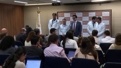 Bolsonaro afronta un postoperatorio "muy delicado y prolongado"