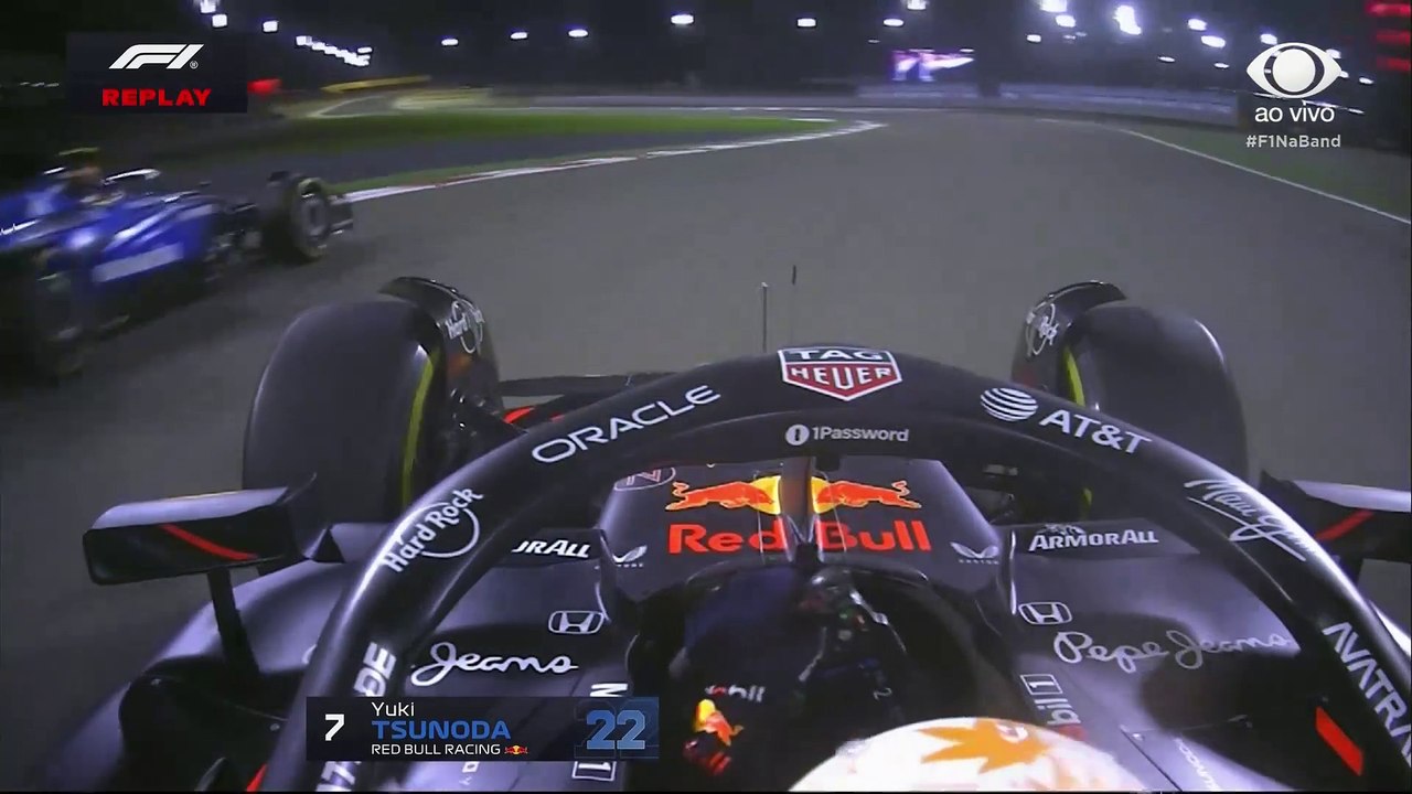 F1: Sainz e Tsunoda se tocam, e espanhol leva a pior no GP do Bahrein