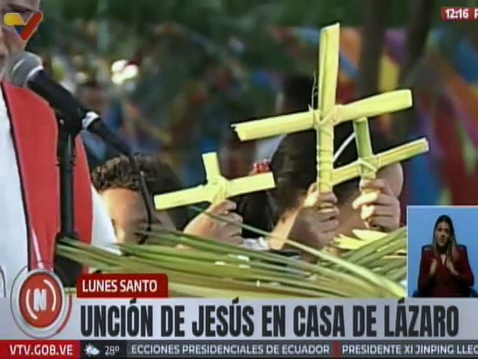 Devotos conmemoran el Lunes Santo, día de la unción de Jesús en la casa de Lázaro