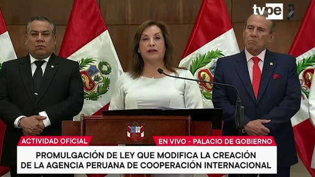 Dina Boluarte guarda minuto de silencio por muerte de Mario Vargas Llosa: El mundo despide a un ilustre peruano universal