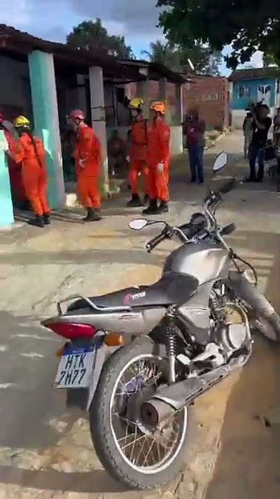 Forças de segurança em Alagoas fazem buscas por corpo de bebê em Novo Lino