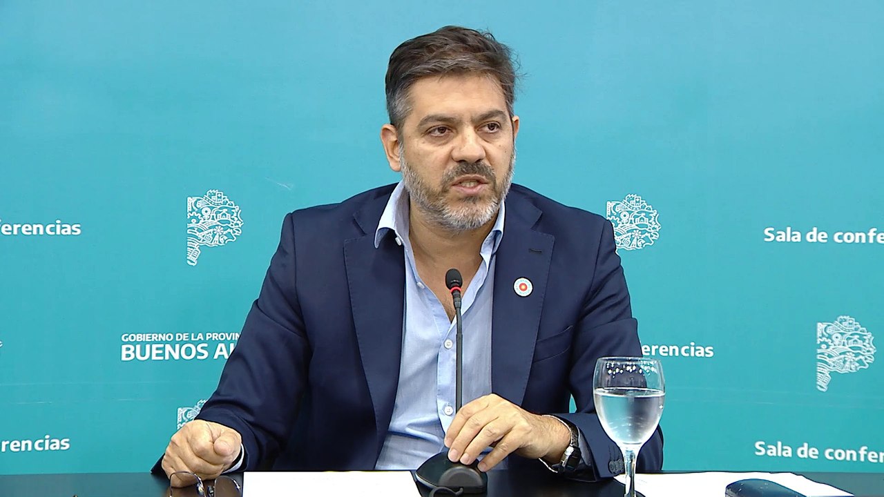 ▶ CARLOS BIANCO en conferencia de prensa