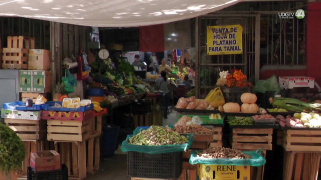 Carga y descarga de mercancía, un dolor de cabeza para automovilistas en torno al Mercado Alcalde