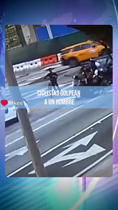Ciclistas golpean conductor