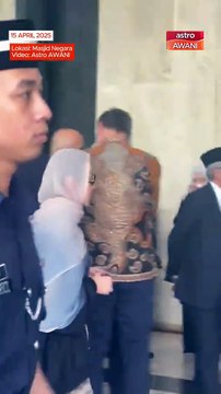 Tan Sri Michelle Yeoh Hadir Beri Penghormatan Terakhir kepada Allahyarham Tun Abdullah di Masjid Negara