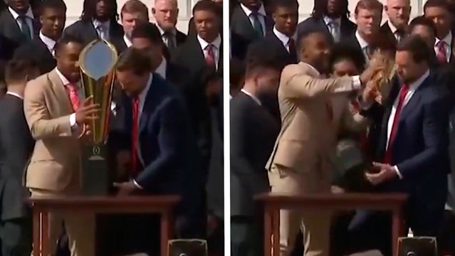 Viral: JD Vance, vicepresidente de los Estados Unidos, rompe trofeo de los campeones de futbol americano frente a Trump