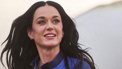 अंतरिक्ष से लौटीं Katy Perry का दिखा अलग अंदाज़