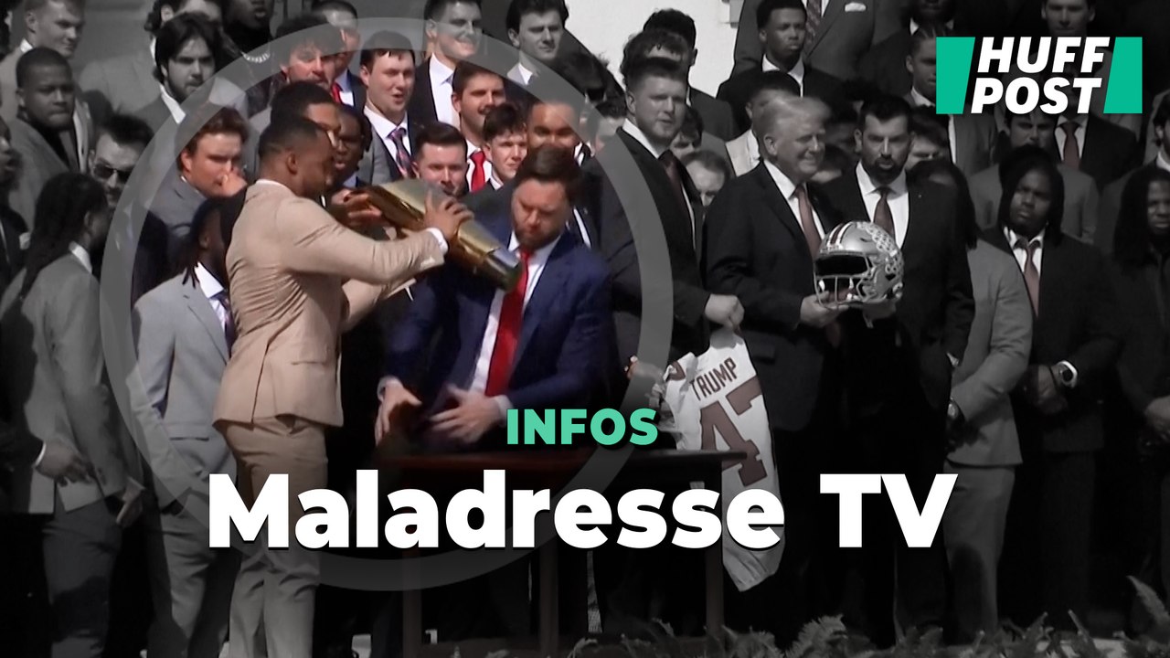 Ce trophée de football américain a fini en deux morceaux dans les mains de JD Vance