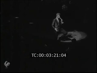 Johnny Hallyday à l’Olympia – Rushs Inédits du 19 Novembre 1962 (Pathé Actualités)