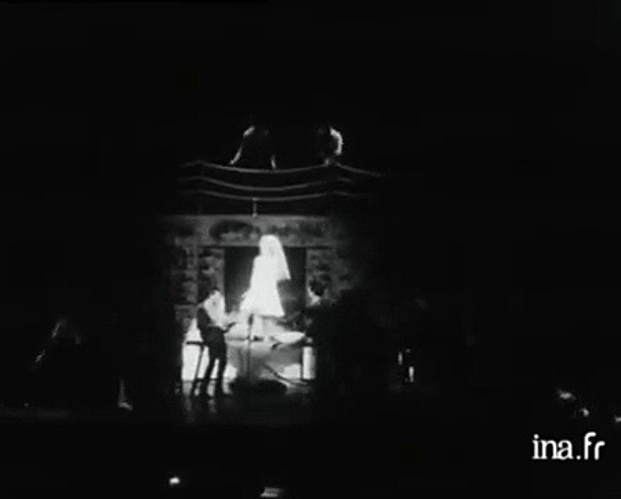 Johnny Hallyday au Gala des Plumes Rouges – Journal de 13h ORTF (27 novembre 1962)