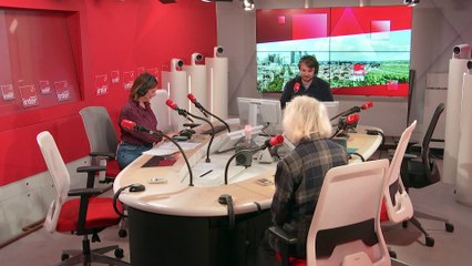 "Je suis très attachée à mon enfance", confie la légende du cabaret Bambi