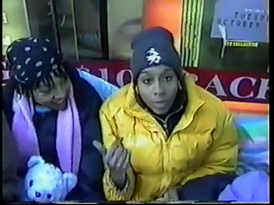 NYC - Michael Jackson - Virgin Megastore Signing Event - 7. November 2001