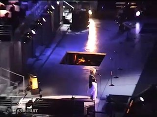 Michael Jackson - 30th Anniversary Clip [ 2nd Night Sept 10, 2001] (360p_25fps_H264-128kbit_AAC)