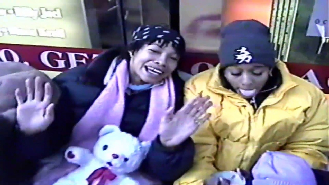 NYC - Michael Jackson - Outside Virgin Megastore 2001 - 7. November 2001