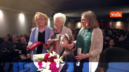 Liliana Segre riceve la tessera onoraria dell'Anei all'Anteo di Milano, le immagini