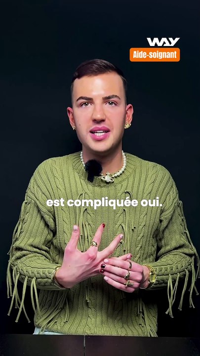 Les médecins ne les respectent pas ? ⏱️  Matteo est aide-soignant. Il travaille dans le nord de la France.   Il a laissé sa blouse blanche pour venir répondre aux clichés sur son métier.