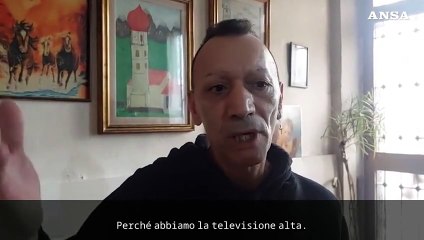 Violentata da un ragazzo conosciuto sui social, un abitante della zona: "Piangeva e tremava"