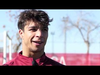 Óliver Torres ya enseña a Martial: "Lo meteremos en la guasa de aquí"