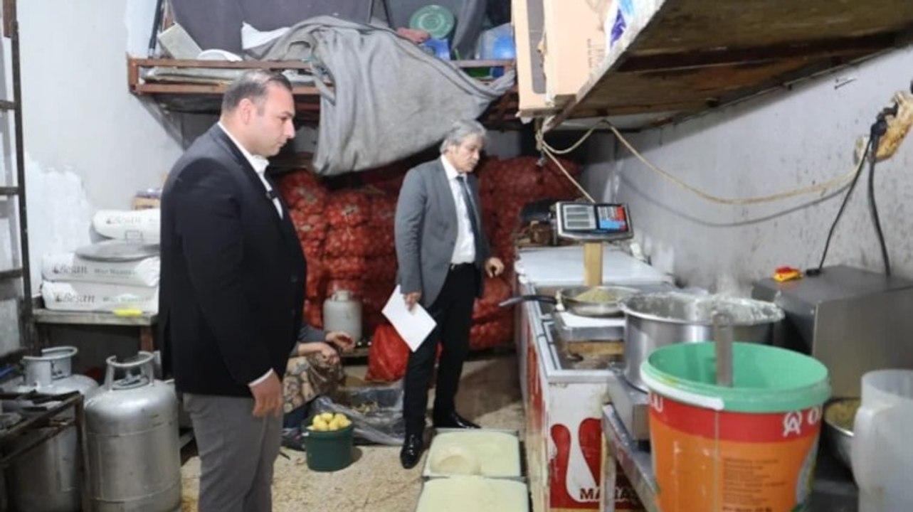 Yine tavuk döner, yine hijyen skandalı! Kapısına kilit vuruldu