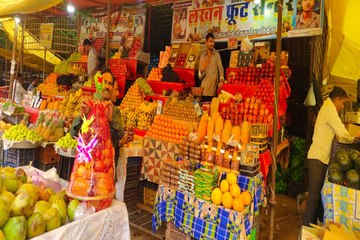 swm news...गर्मी व शादियों के सीजन में आसमान छू रहे फलों के भाव