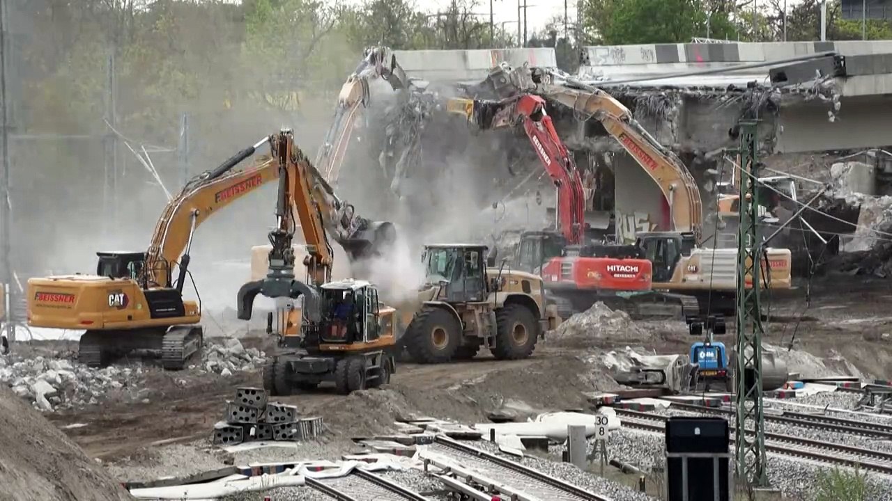 Einsturzgefahr: Marode Berliner Autobahnbrücken werden abgerissen