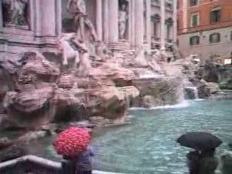 fontaine de trevi !!!A rome bien sur !
