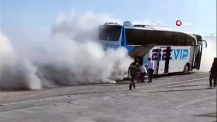 Yolcu otobüsünü dumanlar sardı! Korku dolu anlar