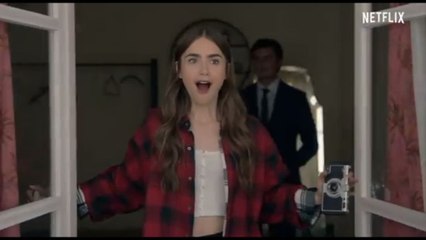 "Emily in Paris 5" si gira a Roma a maggio, poi il set a Parigi