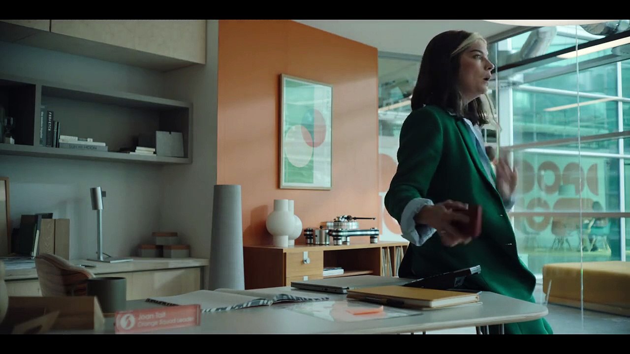 Black.Mirror.S06E01.720p.NF.WEBRip.x264-GalaxyTV