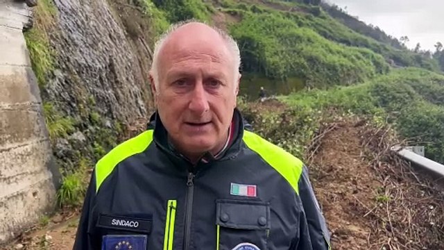 Maltempo, frane a Montignoso. Il sindaco: Non si può più pensare di intervenire sempre il giorno dopo