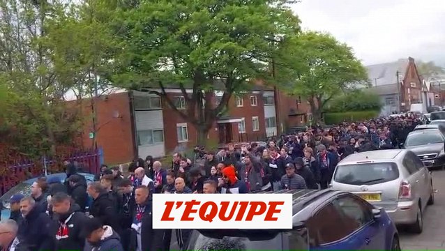 Le cortège des supporters parisiens en direction de Villa Park - Foot - Ligue des champions