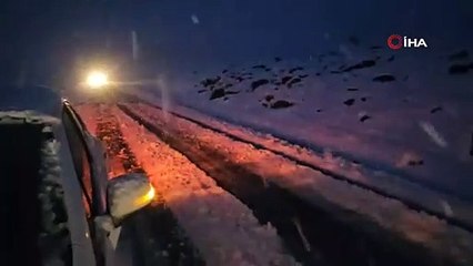 Görüntüler Türkiye'den! Yoğun kar yağışı başladı