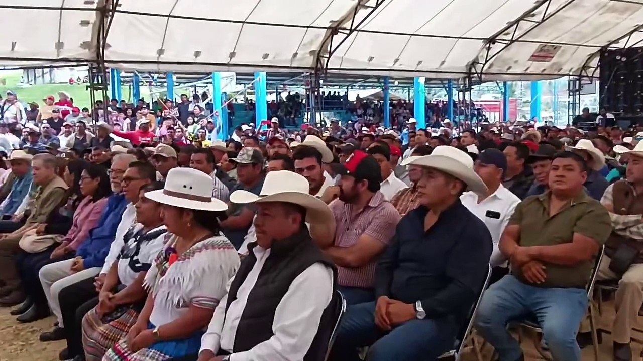 Dan reconocimiento al Ingeniero Cárdenas Solórzano