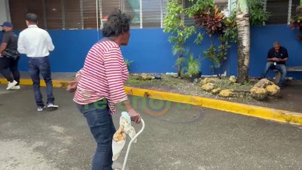 Mujer denuncia fue golpeada por otras dos en Las Flores SFM
