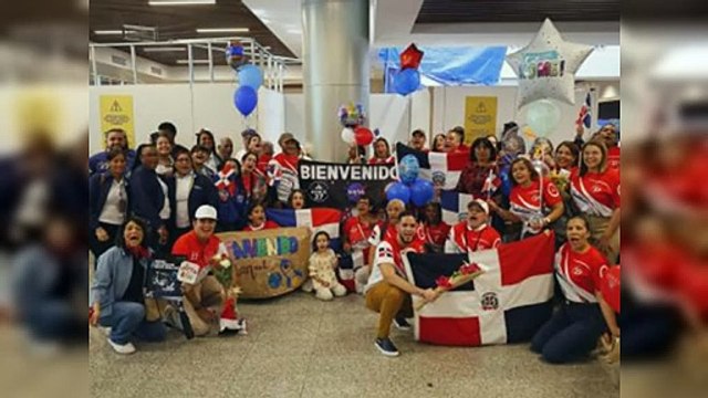 Estudiantes dominicanos ganadores en la NASA recibidos aeropuerto