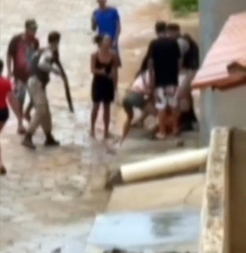 Policiais militares são flagrados agredindo adolescentes durante abordagem em MG